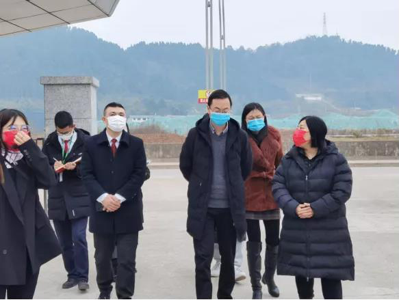 遂寧市經(jīng)科局副局長李浩源一行三人蒞臨四川利美公司調(diào)研指導
